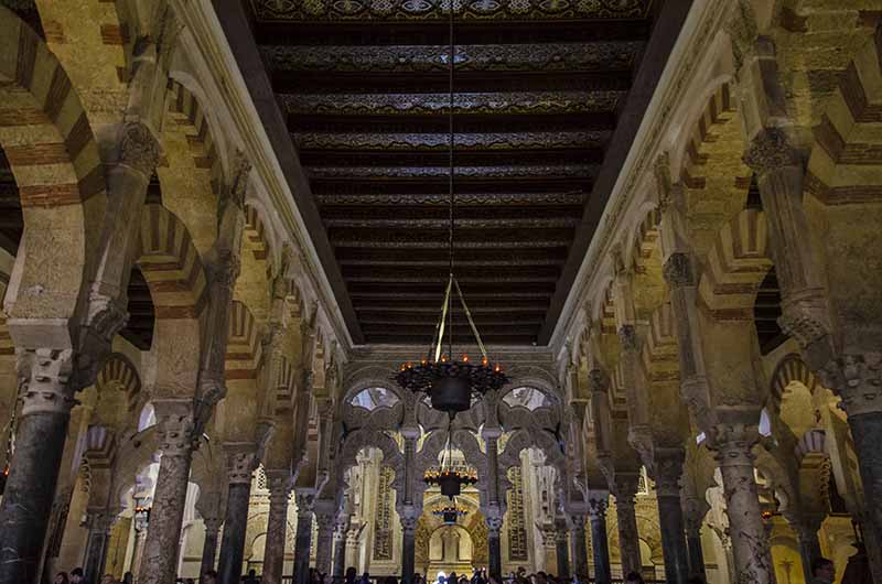 Córdoba 045 - Mezquita Catedral - interior.jpg